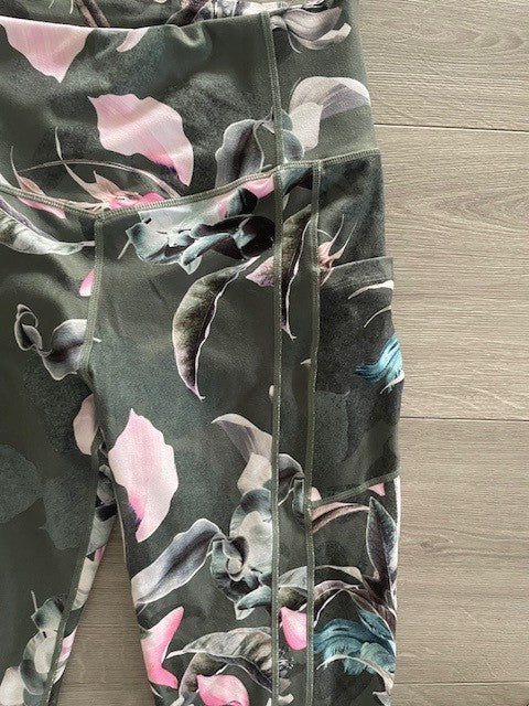 Rockwear Floral Print Full-Length Tights ā Size 14 (Pre-Loved)