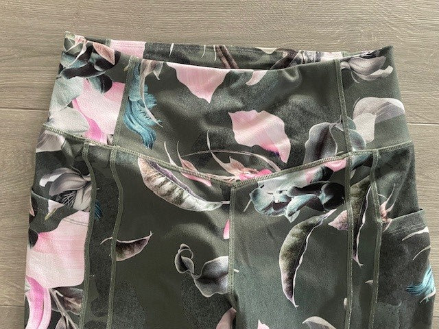 Rockwear Floral Print Full-Length Tights ā Size 14 (Pre-Loved)