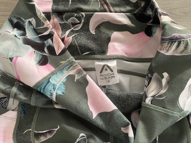 Rockwear Floral Print Full-Length Tights ā Size 14 (Pre-Loved)
