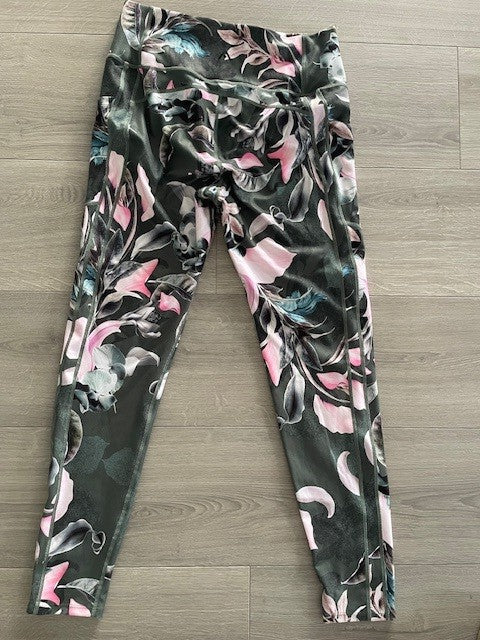 Rockwear Floral Print Full-Length Tights ā Size 14 (Pre-Loved)