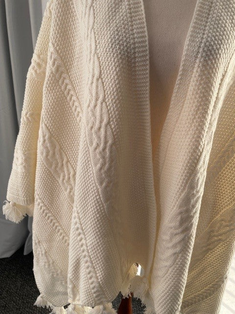 Seed Heritage Textured Knit Poncho – Cream (One Size)