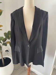 Cue Black Cape Jacket – Size 14 (Pre/Slightly Loved)