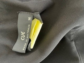 Cue Black Cape Jacket – Size 14 (Pre/Slightly Loved)