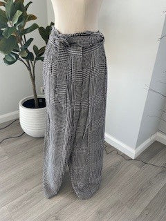 Witchery Checkered Two-Piece Set – Wide-Leg Pants and Button-Up Shirt – Size 14 (Pre/Slightly Loved)