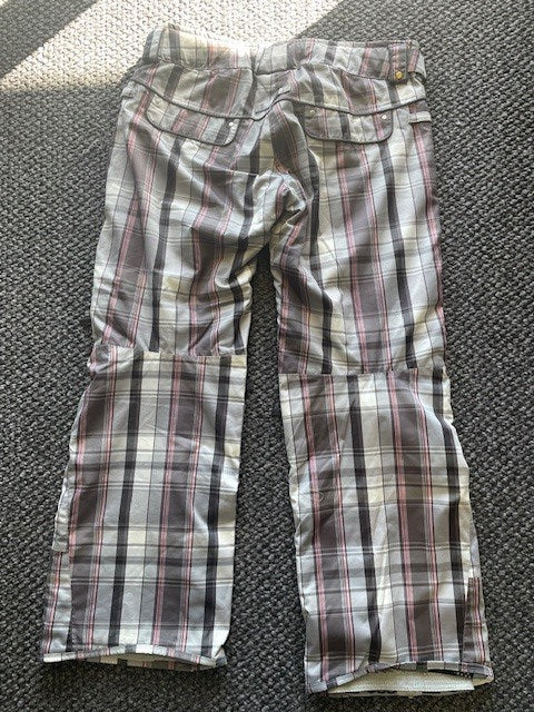 686 Women’s Ski/Snowboard Pants – Size L – Plaid – Excellent Condition