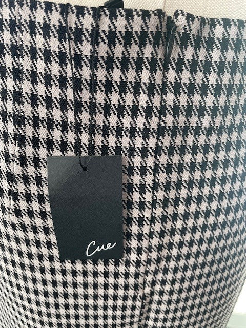 Cue Black & White Houndstooth Midi Skirt | Size 12 | $50.00