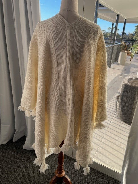 Seed Heritage Textured Knit Poncho – Cream (One Size)